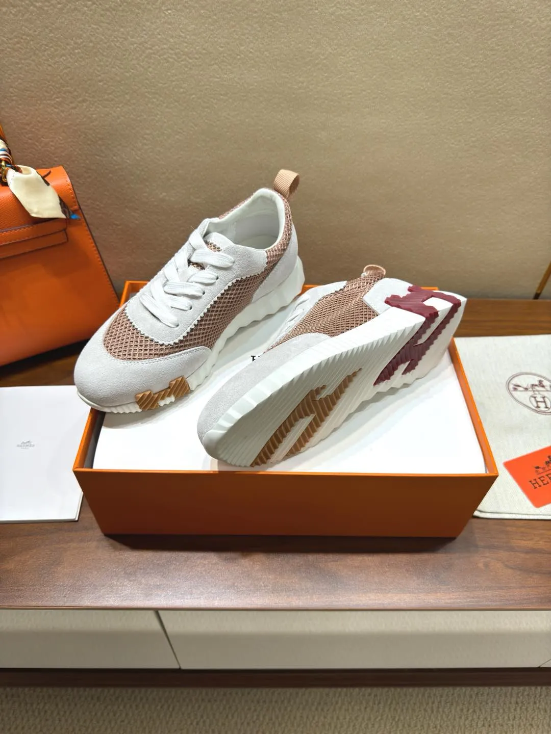 💕💕Factory direct selling price p640💕💕 Men ➕20💰Hermes 🐎24 new sports shoes 🆕 H family 2024giga new sports shoes **3cm, a real artifact, original molded outsole, very stylish and light, perfect foot feel💯 size: 34-46 (customized at 34.45.46)